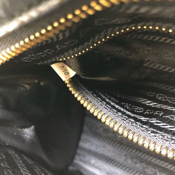 Prada Women Pre-Loved Bag Brand New Condition - Picture 8 of 8